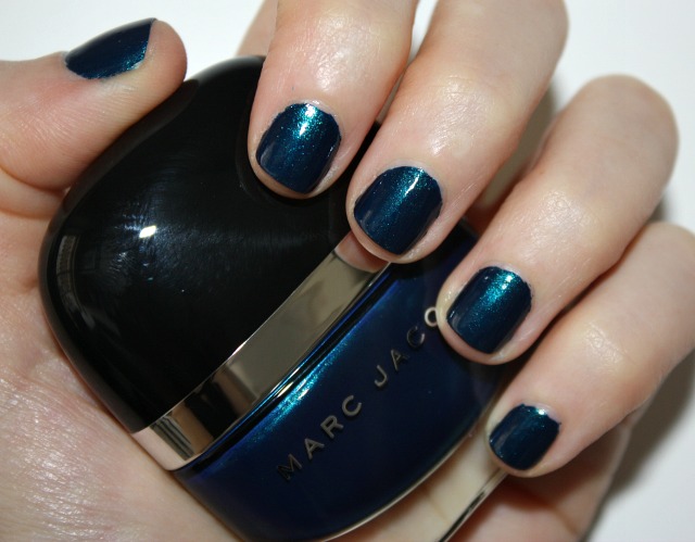 Sunday Nailday: Marc Jacobs Blue Velvet - alittlebitetc