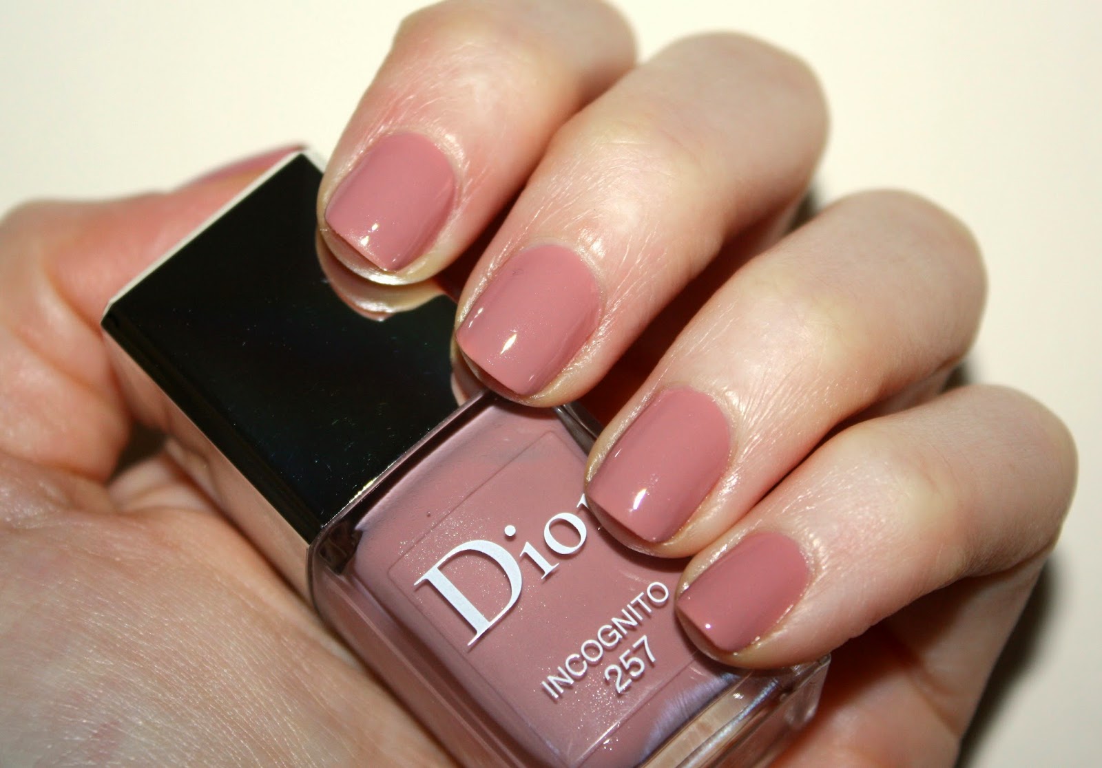 new Dior Gel nail polish in shade Incognito