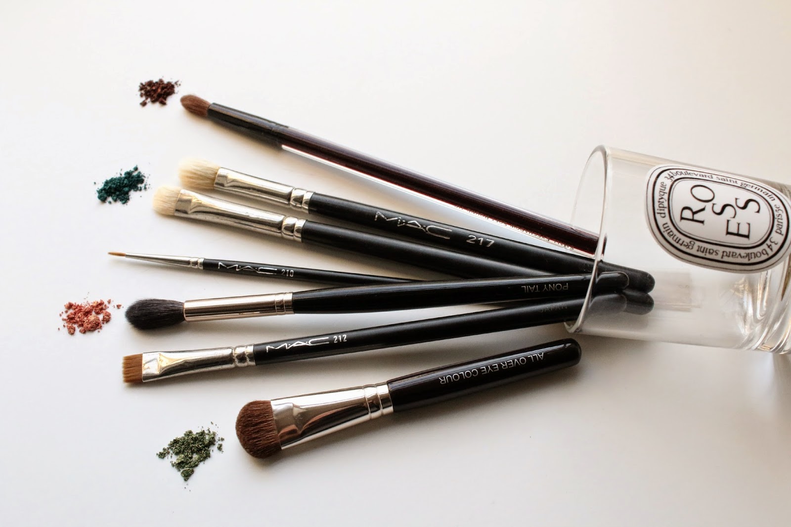 the best brushes for applying eye shadow