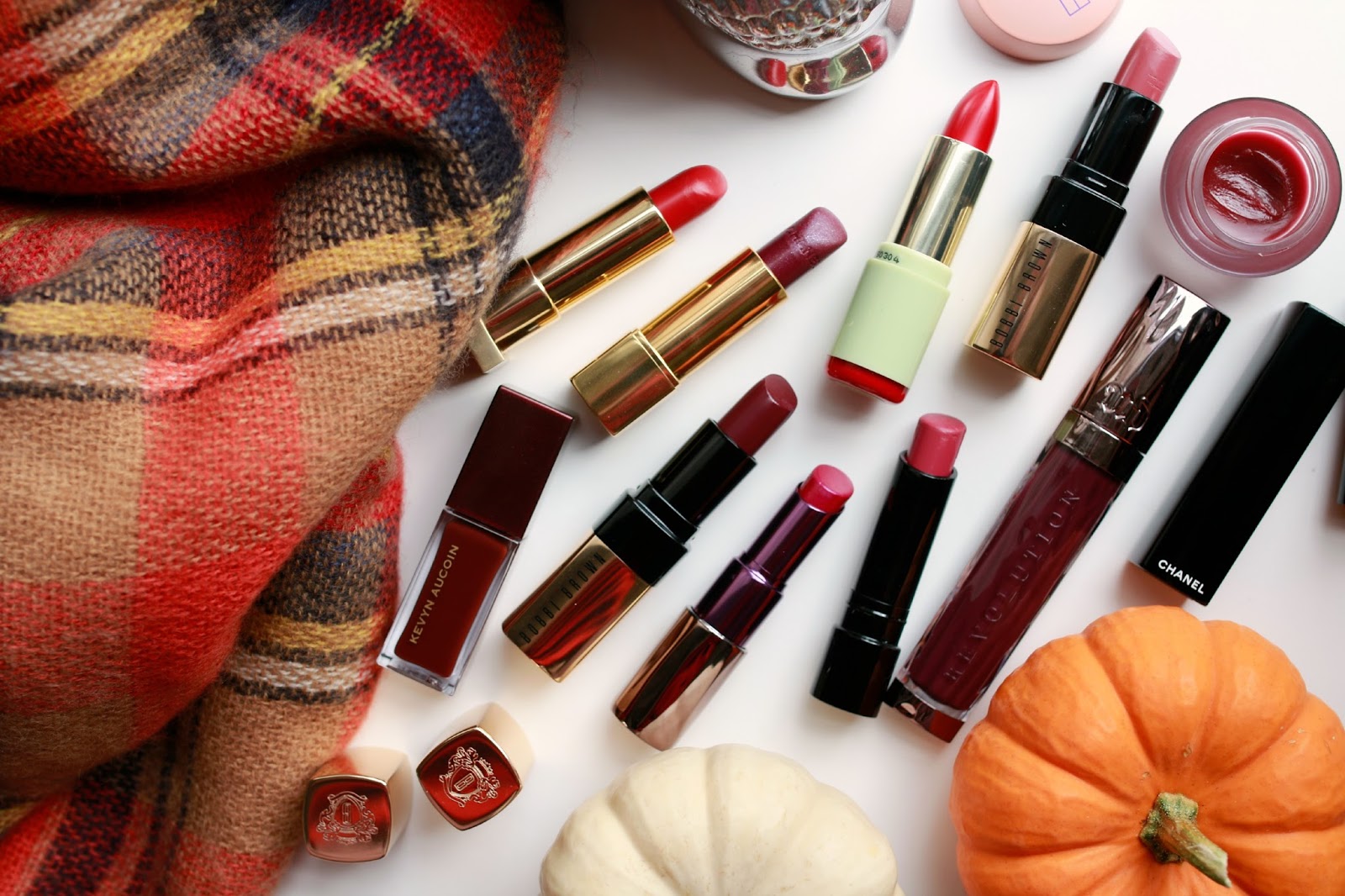 14 Fall 2022 Lipstick Colors To Try, From '90s Brown To Deep Plum