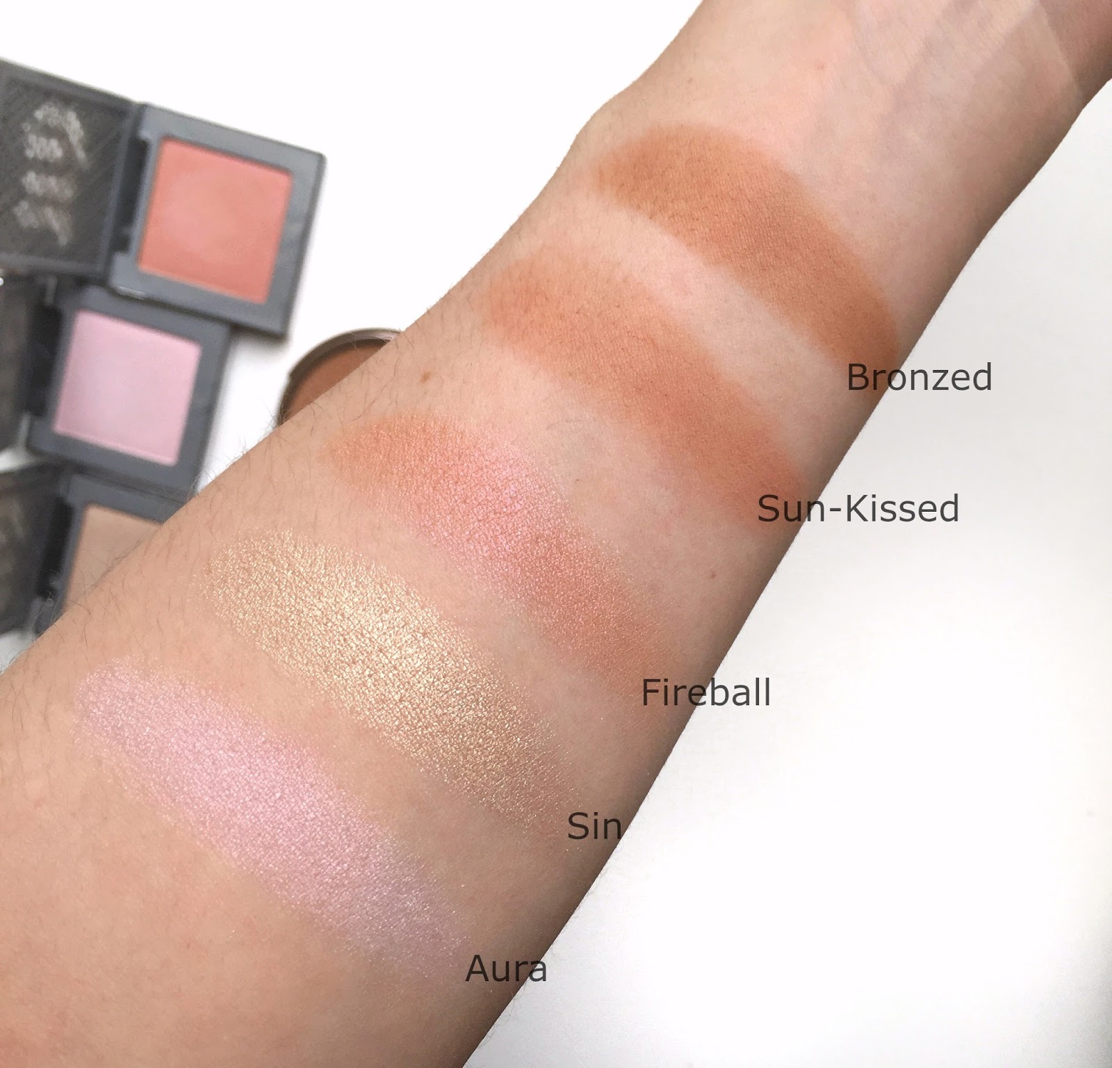 kyst Spiller skak Appel til at være attraktiv Urban Decay Summer 2016 Beach Bronzers and After Glow Highlighters with  Swatches | alittlebitetc