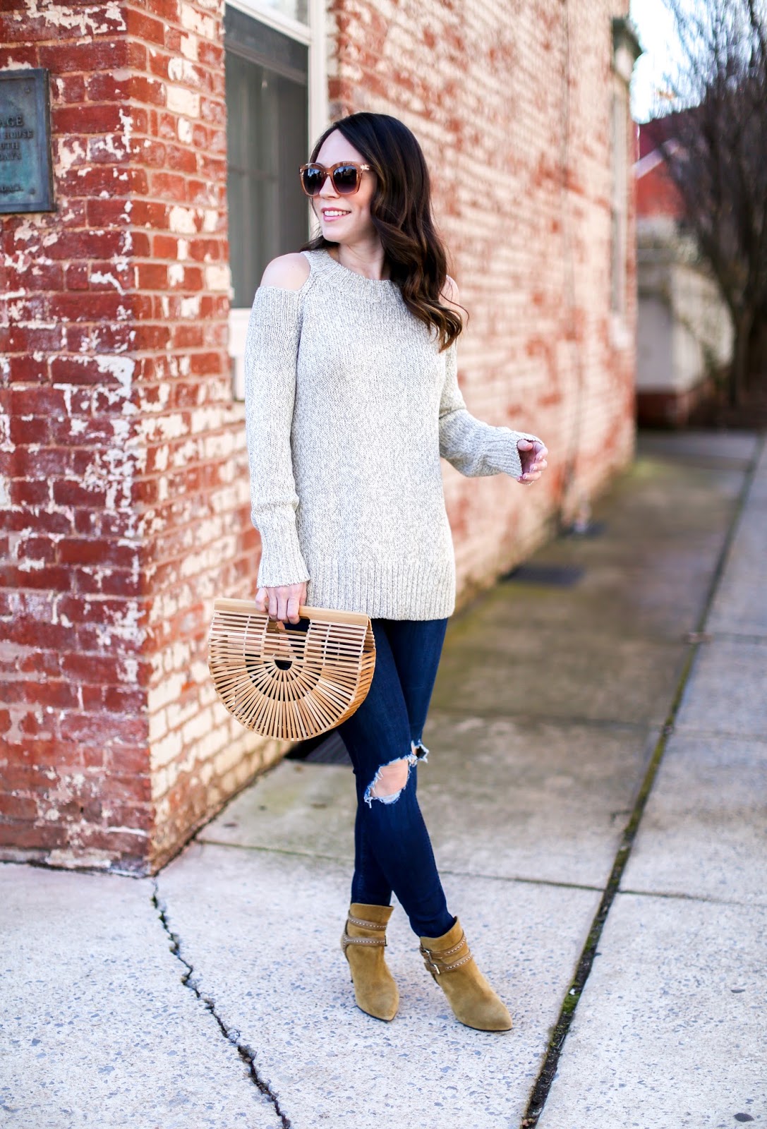 I'm Still Loving the Cold Shoulder Trend - alittlebitetc