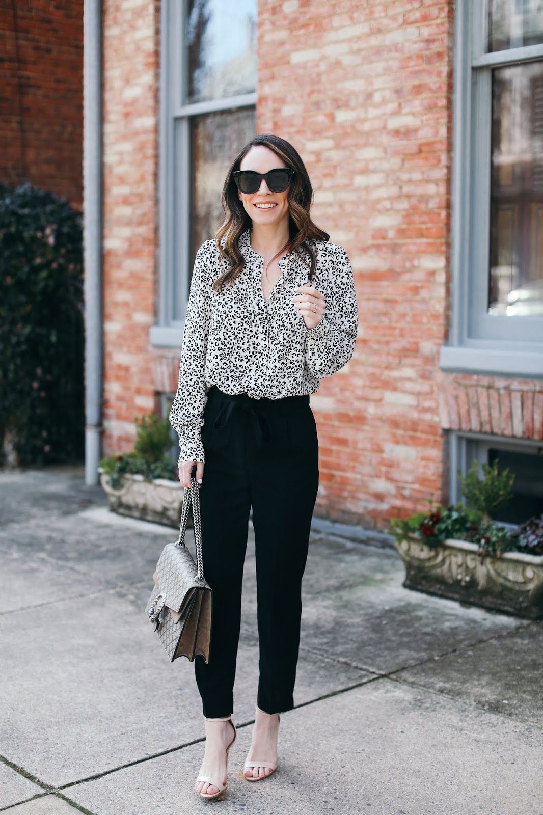 A Simple Black and White Workwear Look - alittlebitetc