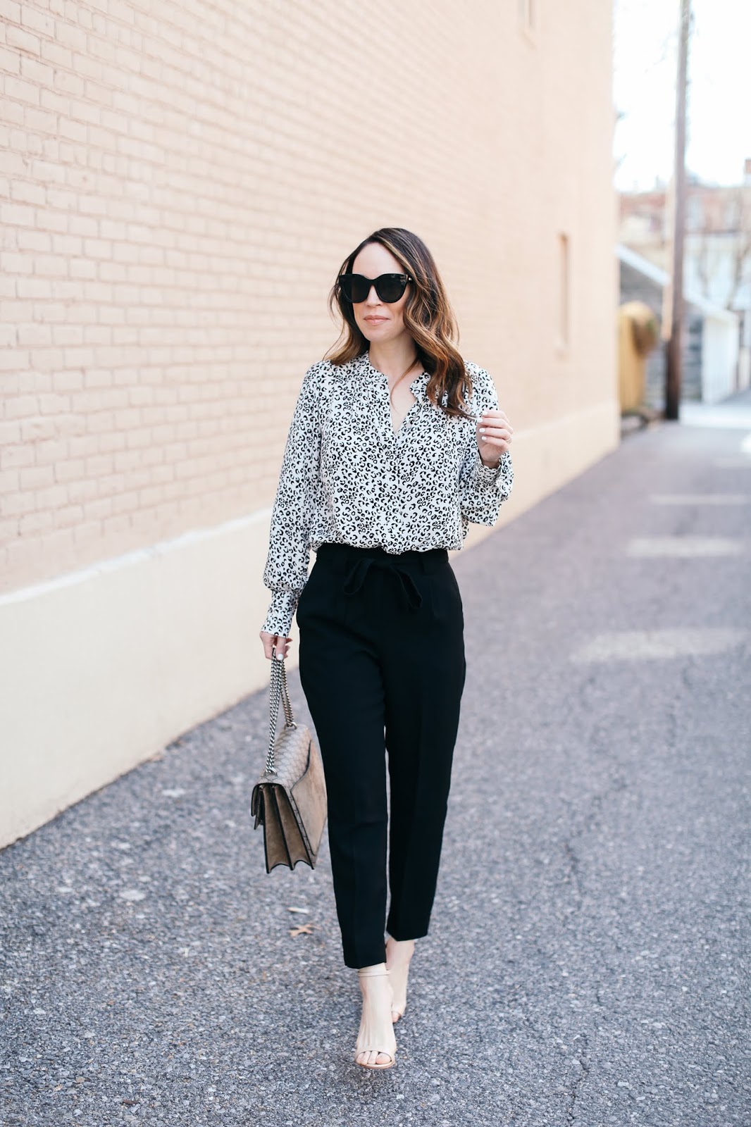 A Simple Black and White Workwear Look - alittlebitetc