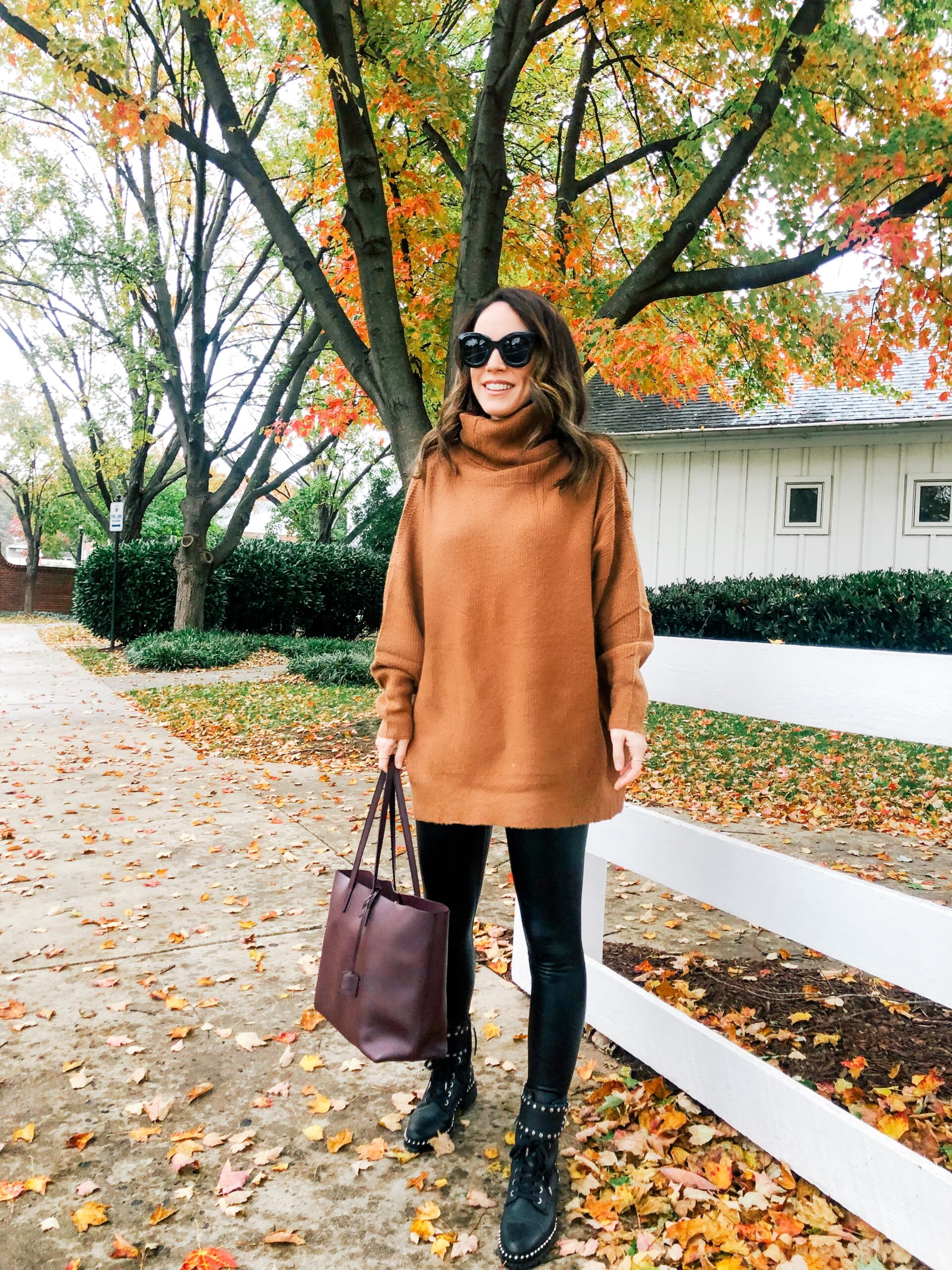 Black Legging Outfit Ideas for Fall