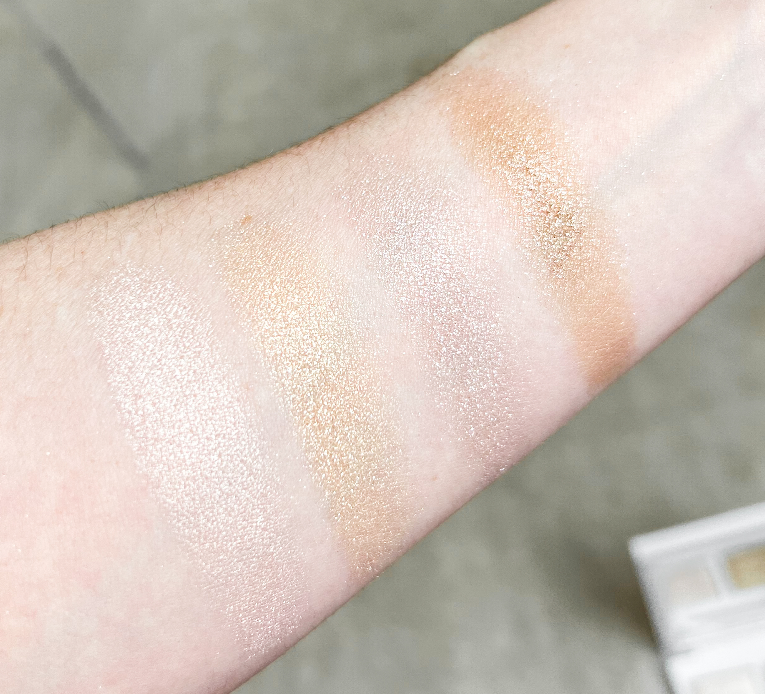 Tom Ford Soleil Neige Eyeshadow Quad swatches