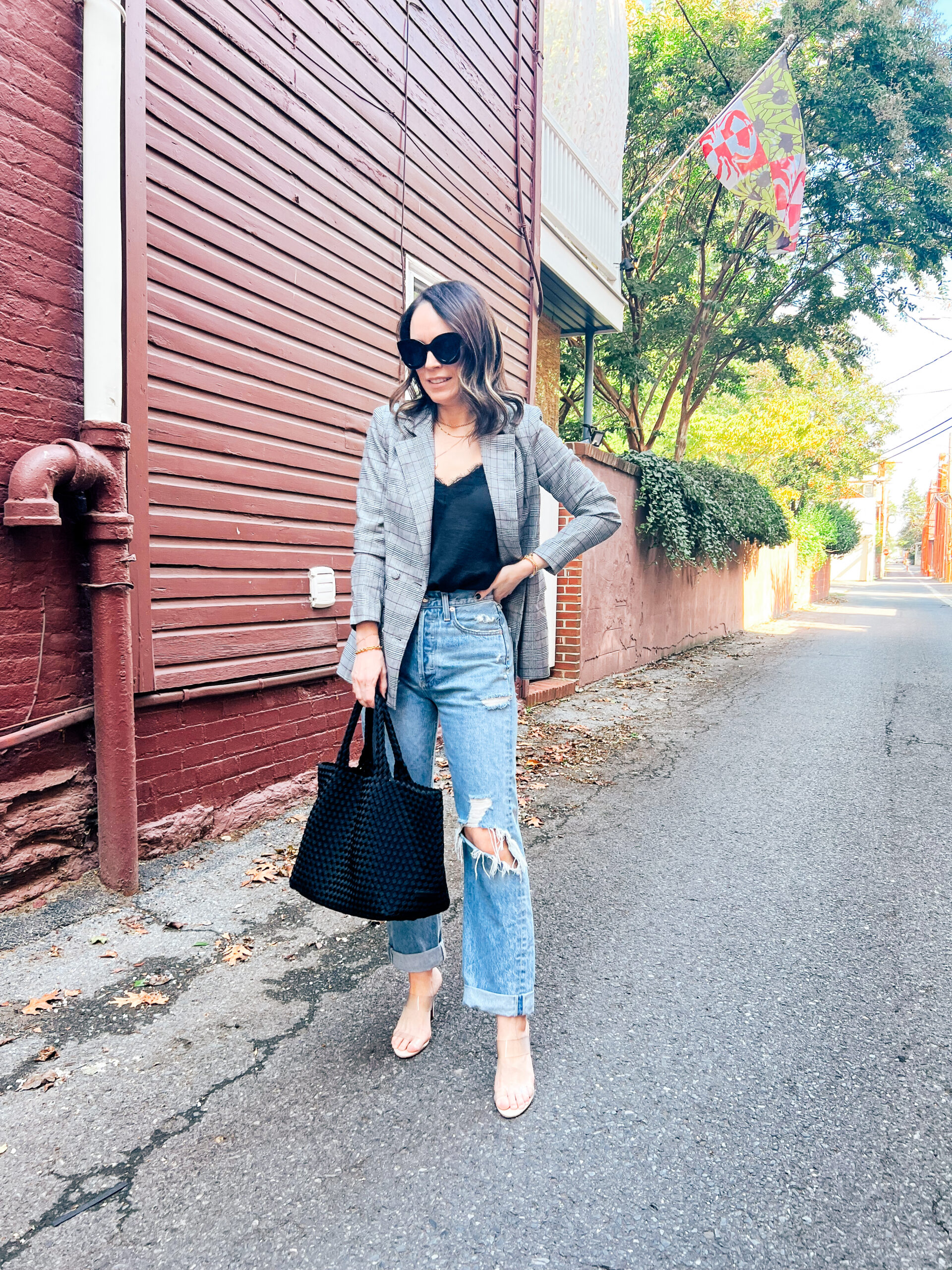 blazer and jeans outfit idea