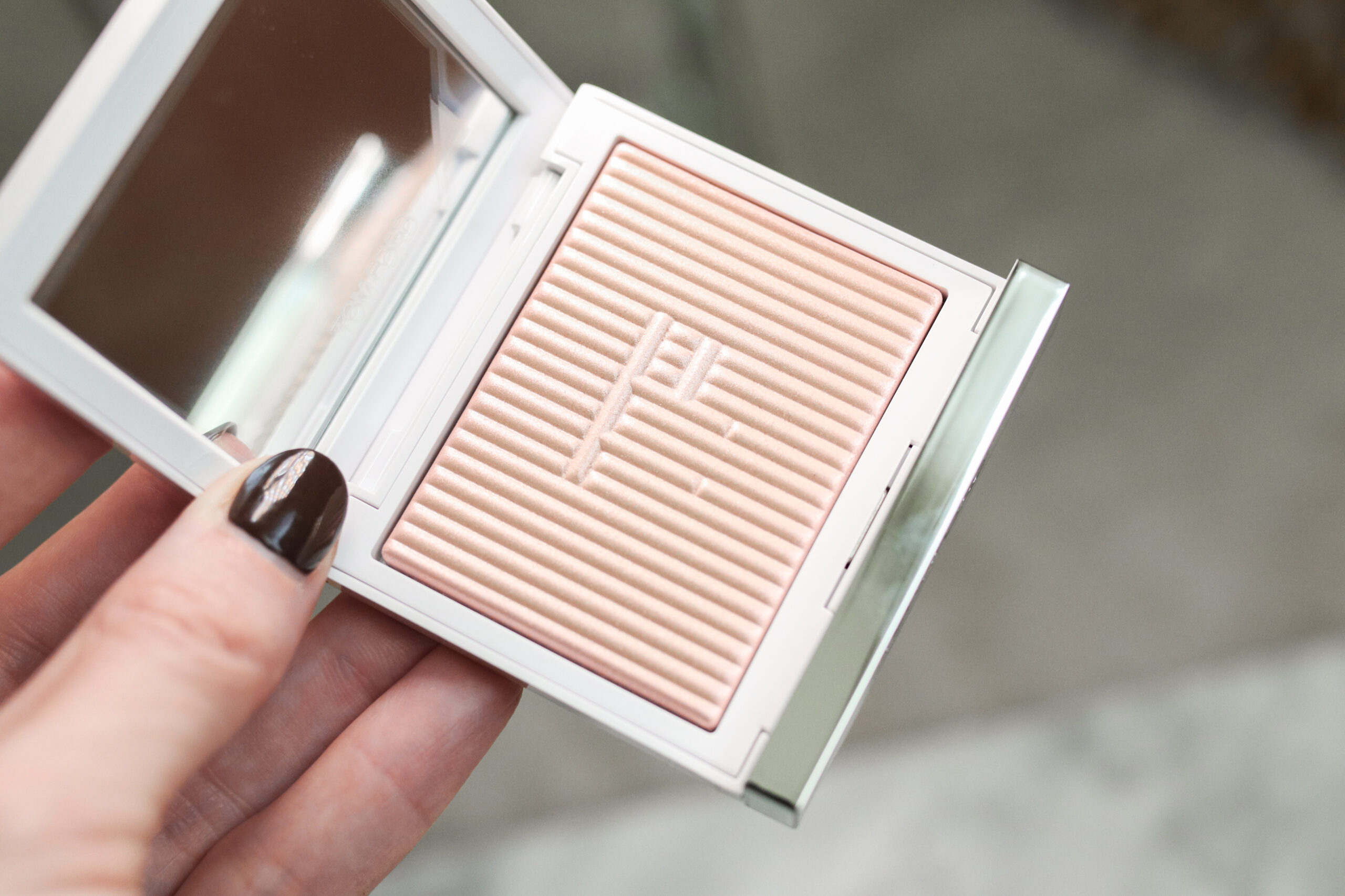 Soleil Neige Glow Highlighter Powders Review
